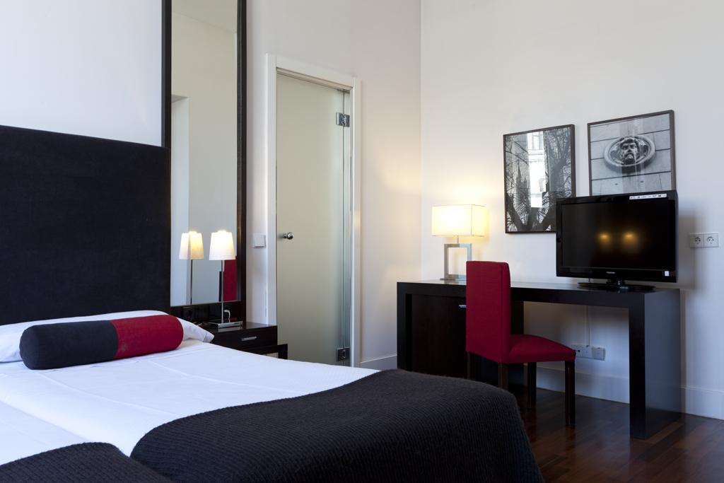 Quatro Puerta Del Sol Hotel Madri Exterior foto