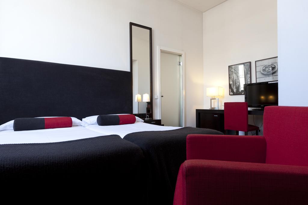 Quatro Puerta Del Sol Hotel Madri Exterior foto